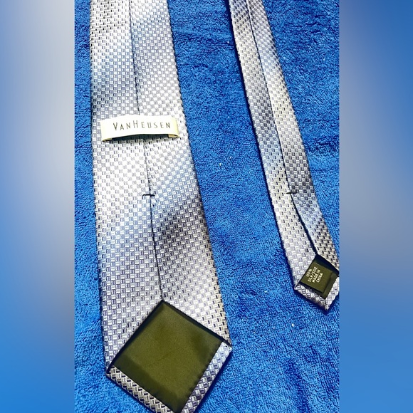 Authentic Van Hausen Classic Gray/Black graphic Silk Tie - Picture 3 of 10